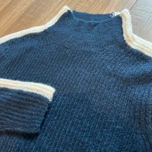 Abercrombie & Fitch Women’s Small Sweater Navy Blue w/ Cream Mock Turtleneck